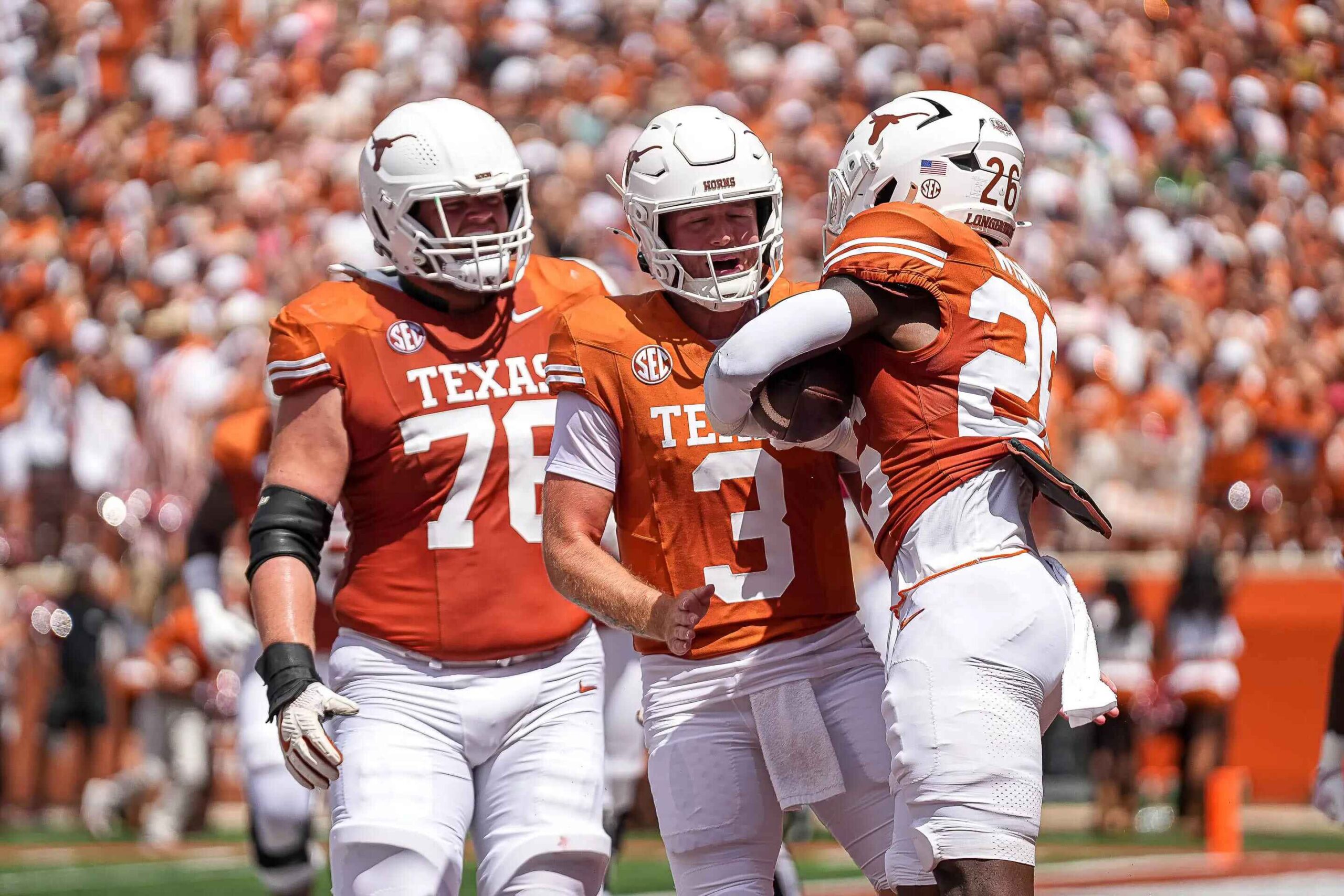 Texas football dominates Michigan in first half behind Quinn Evers, defense 2024